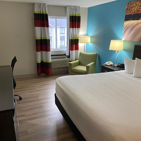 Days Inn By Wyndham Carthage Buitenkant foto