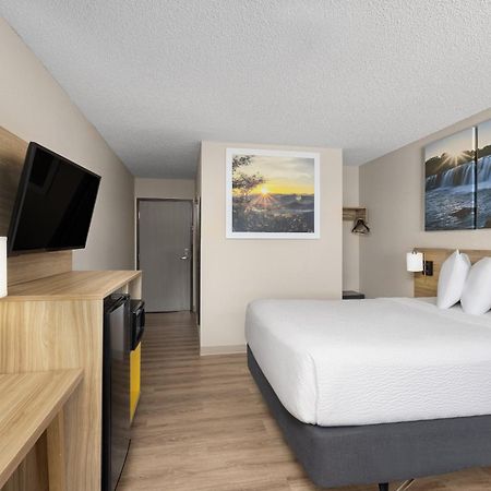 Days Inn By Wyndham Carthage Buitenkant foto