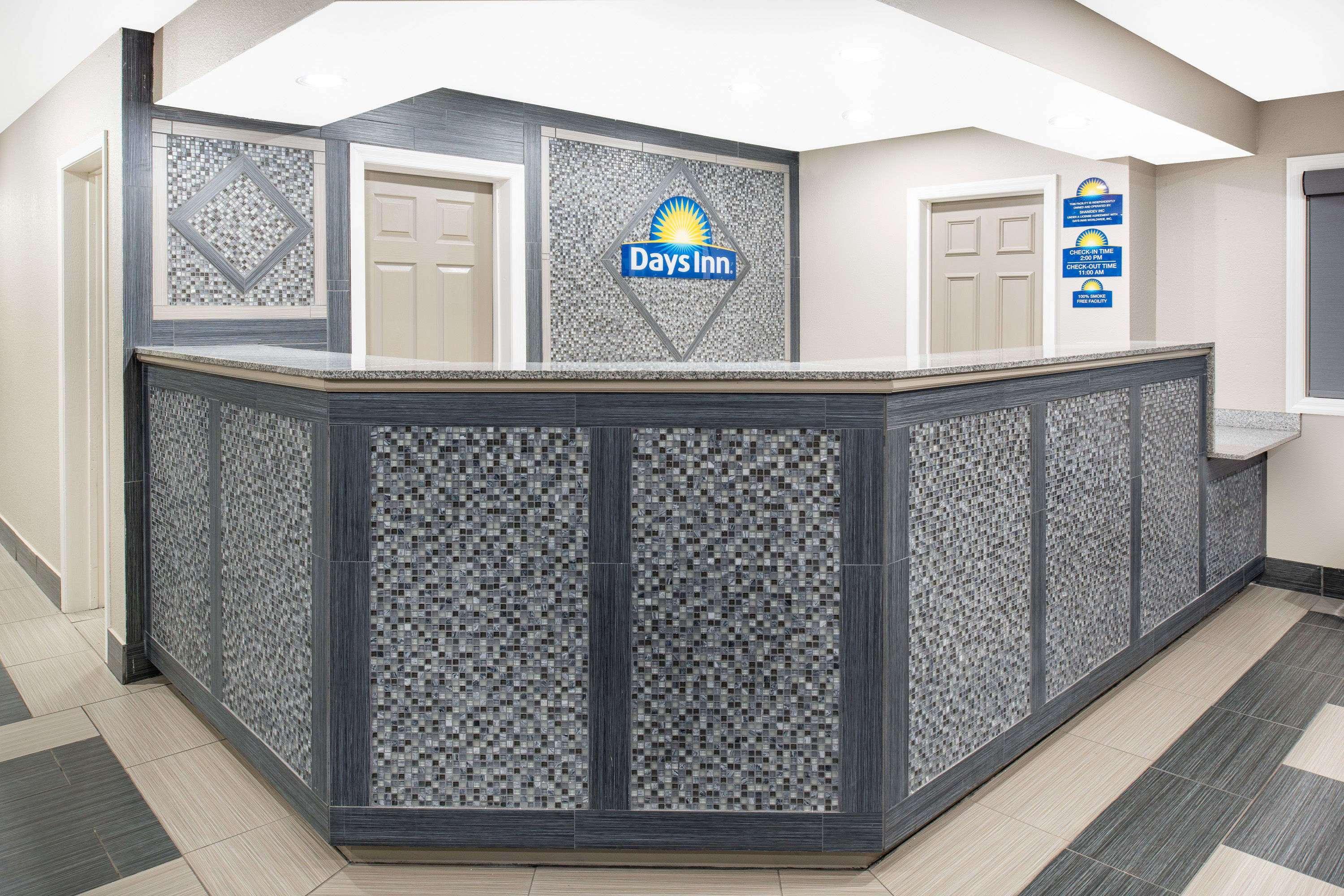 Days Inn By Wyndham Carthage Buitenkant foto