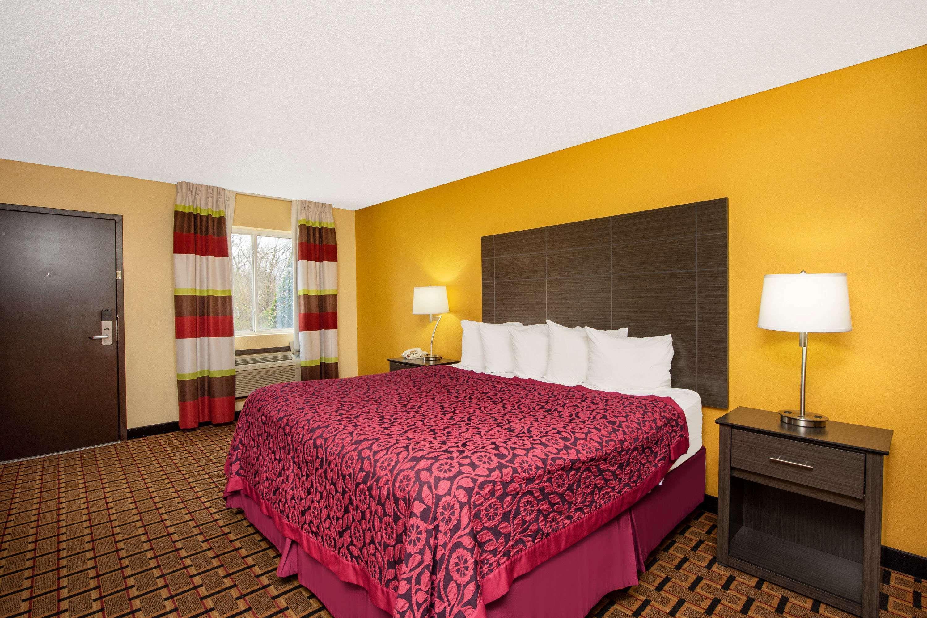 Days Inn By Wyndham Carthage Buitenkant foto