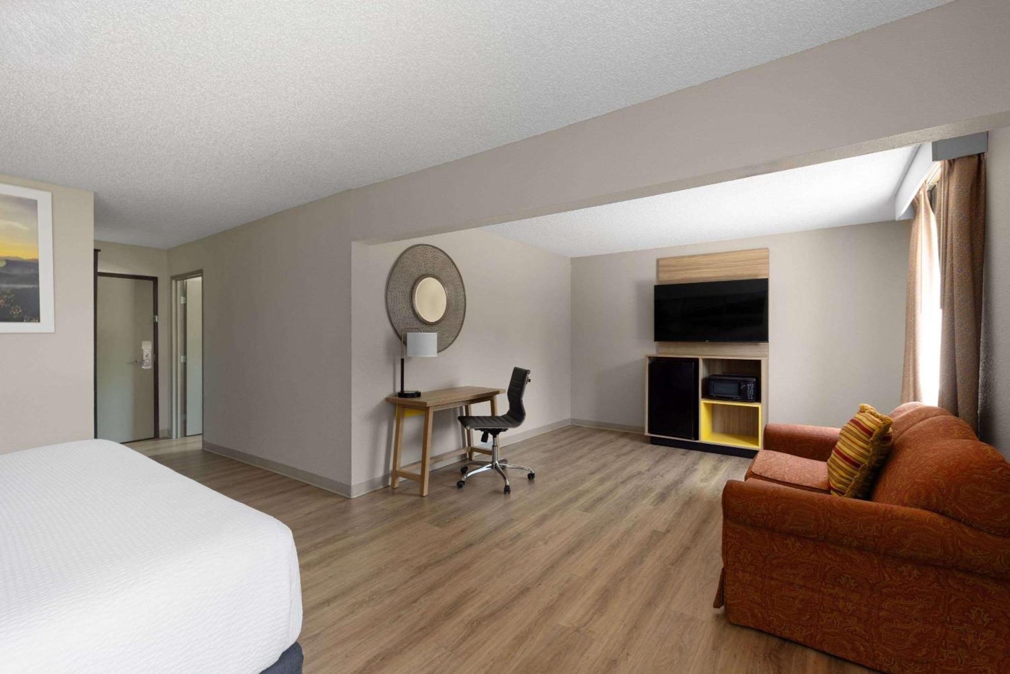 Days Inn By Wyndham Carthage Buitenkant foto